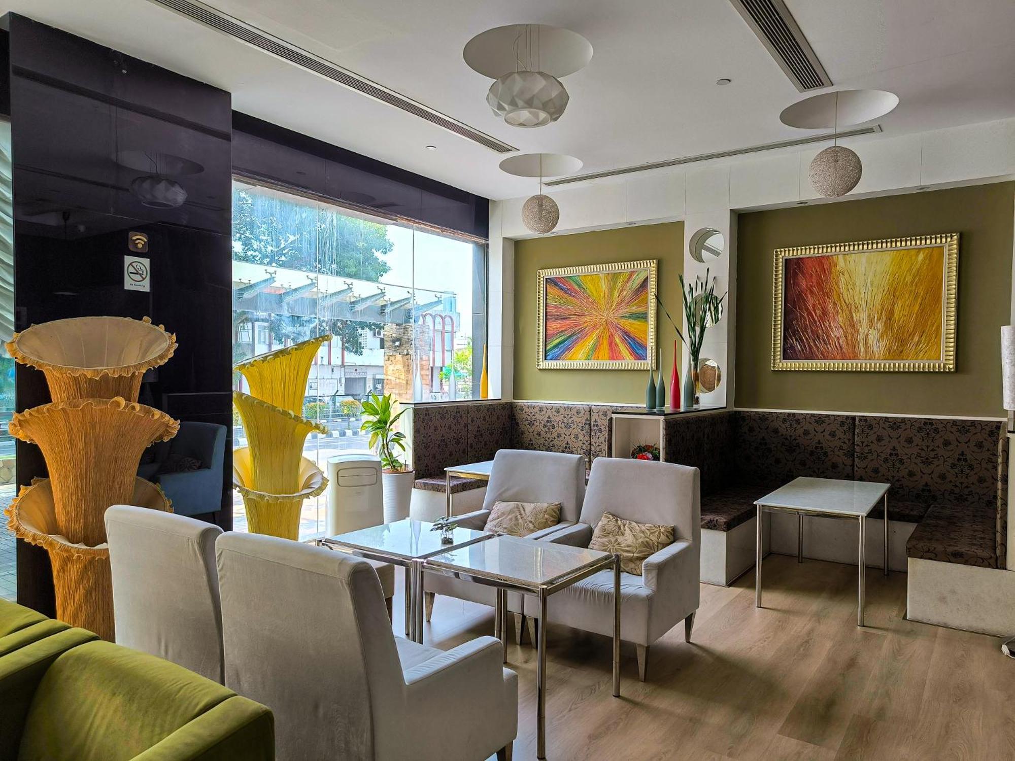 Meritz Hotel Miri Extérieur photo