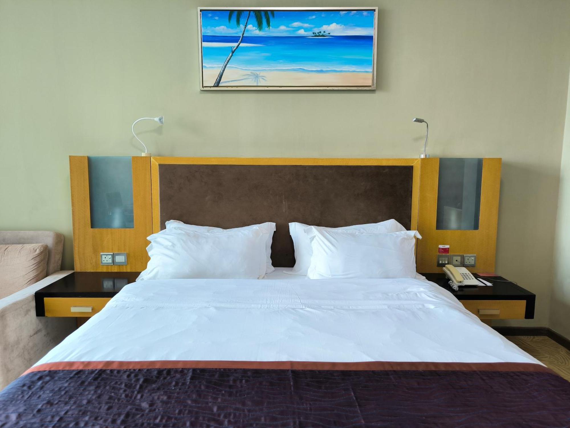 Meritz Hotel Miri Extérieur photo