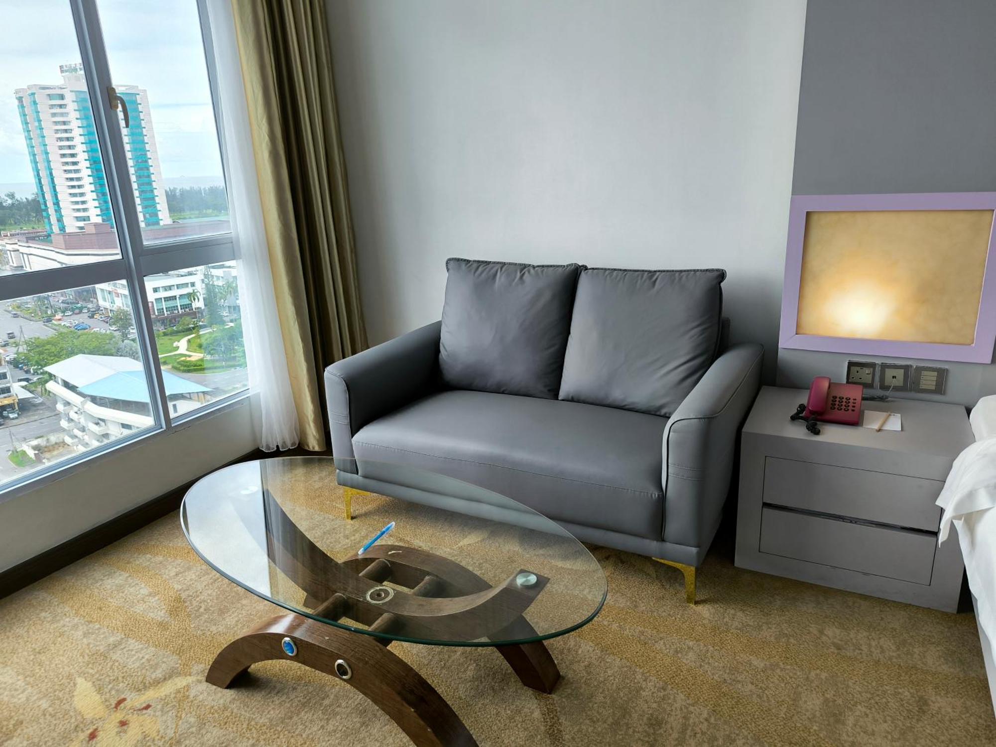 Meritz Hotel Miri Extérieur photo