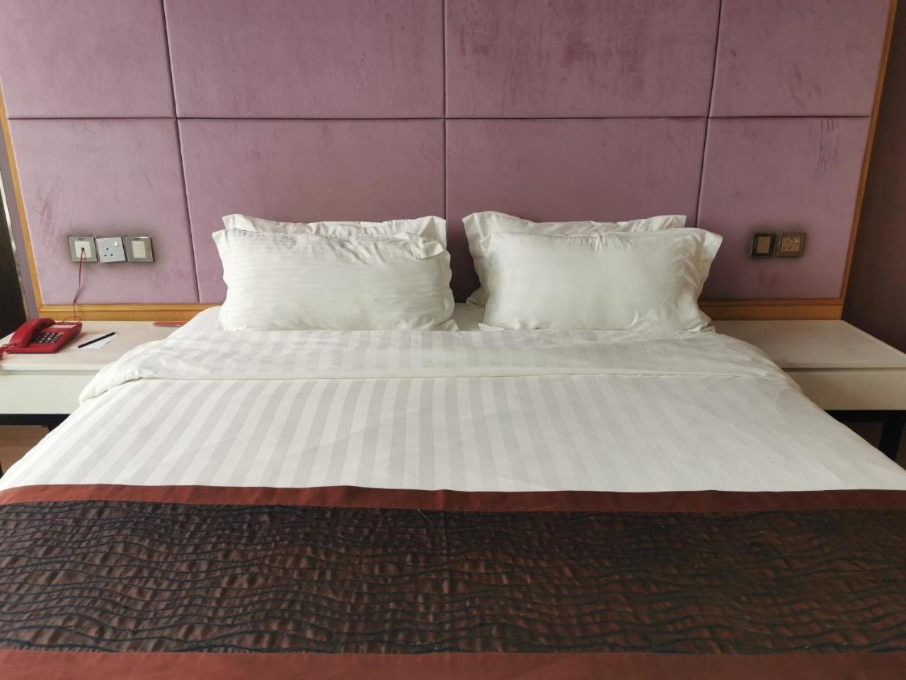Meritz Hotel Miri Extérieur photo