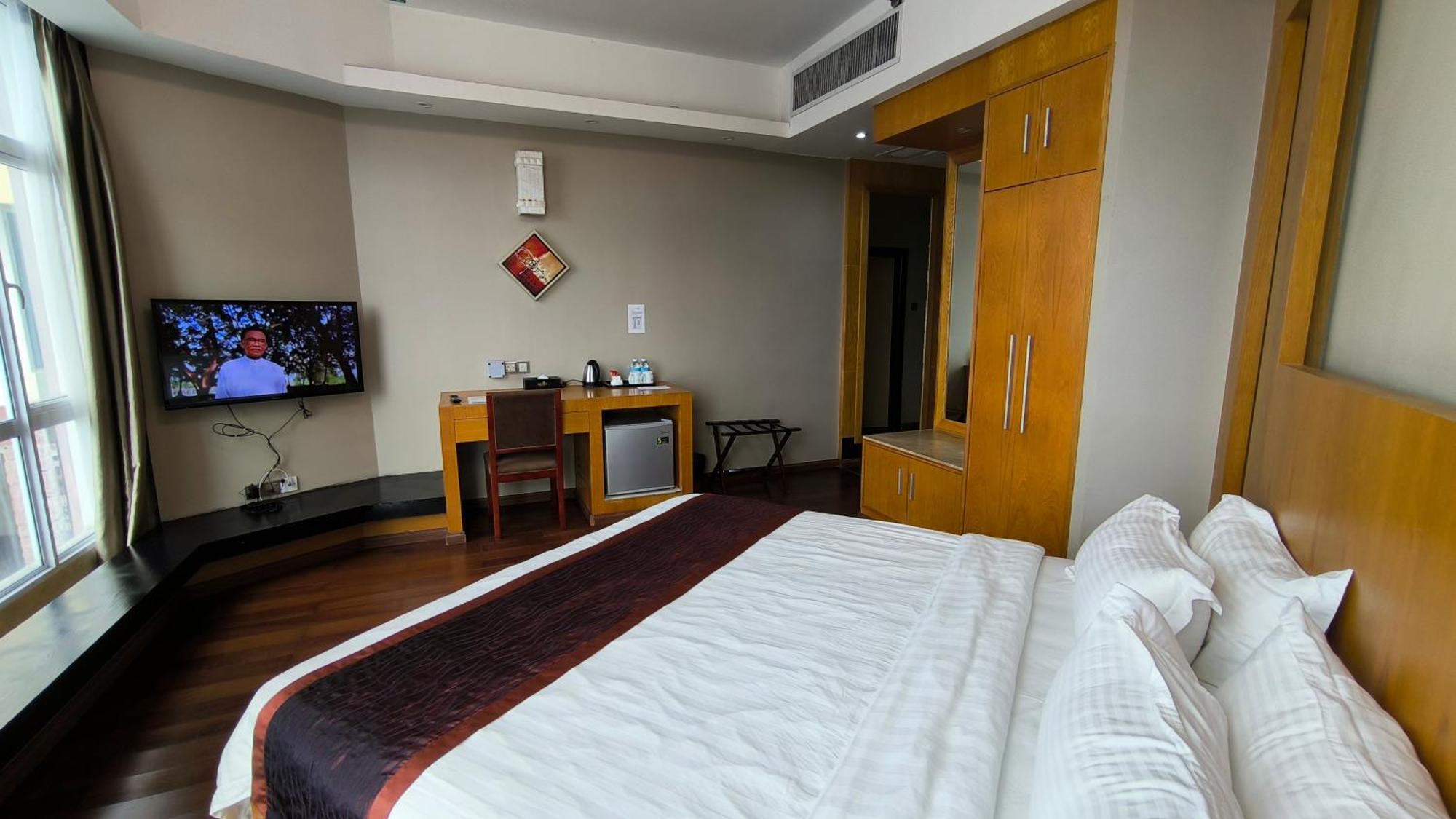 Meritz Hotel Miri Extérieur photo