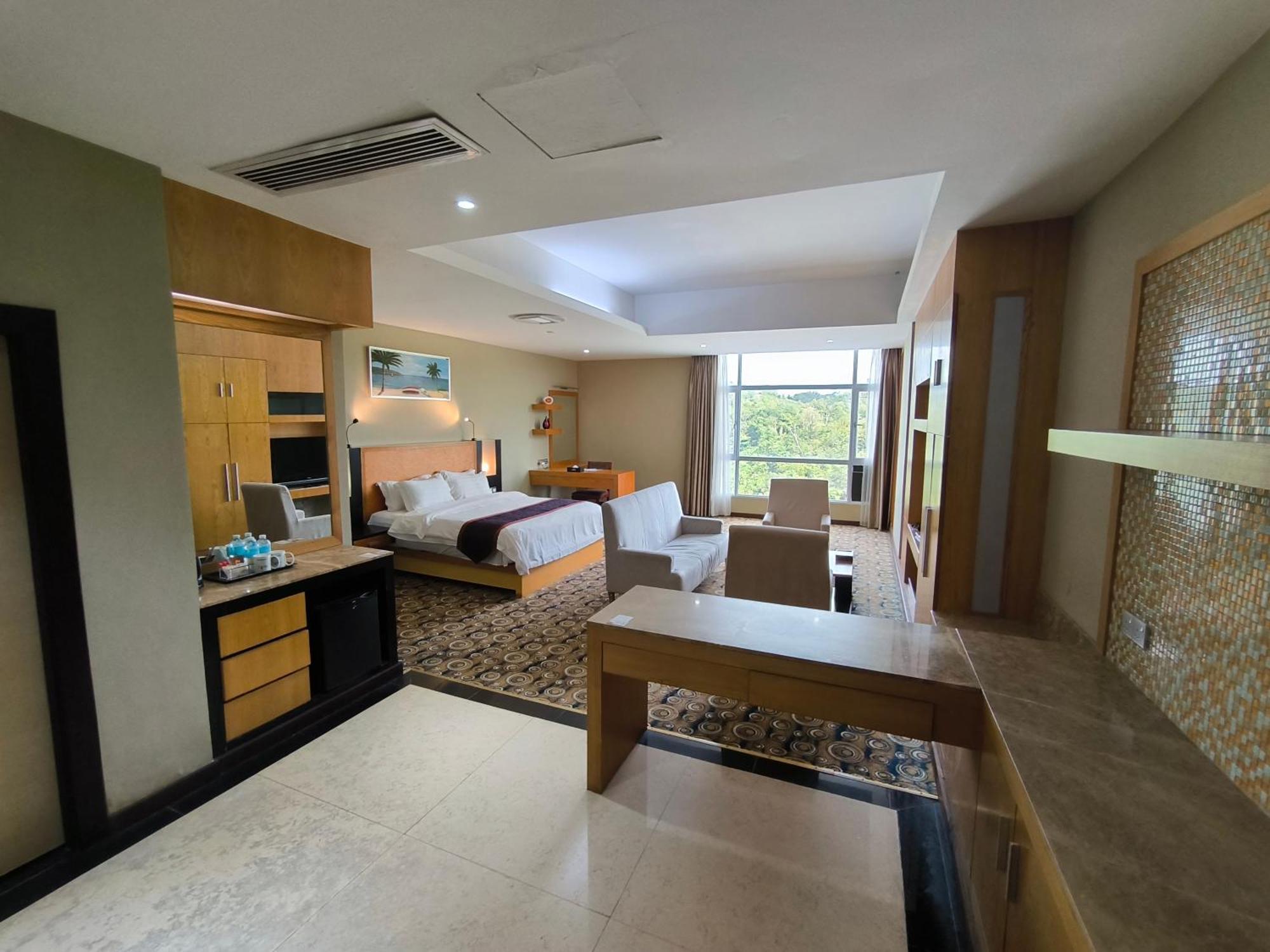 Meritz Hotel Miri Extérieur photo