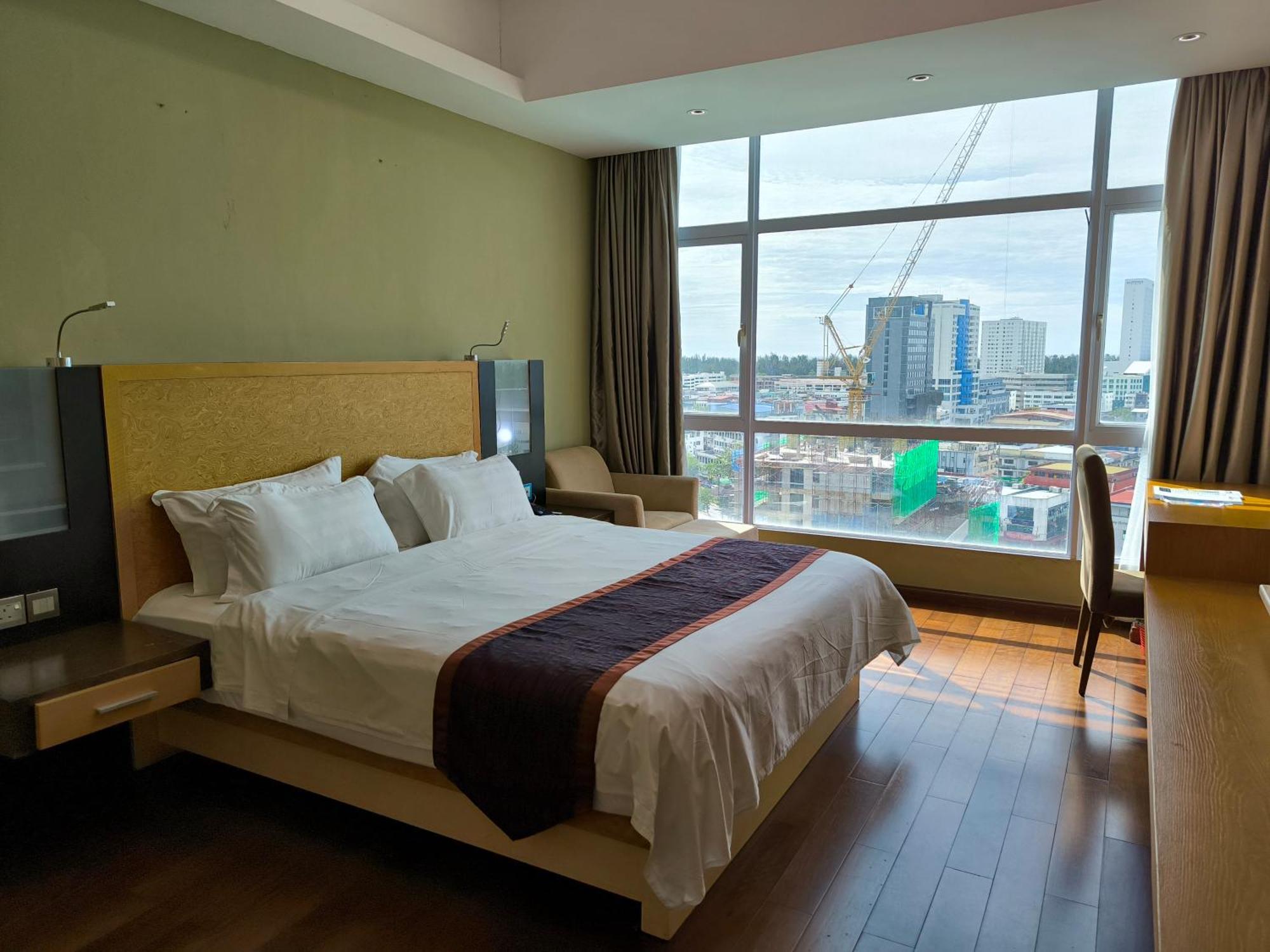 Meritz Hotel Miri Extérieur photo