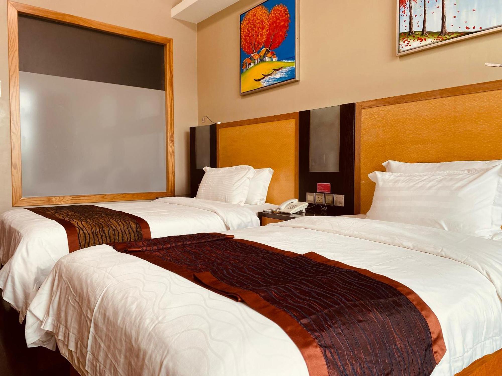 Meritz Hotel Miri Extérieur photo